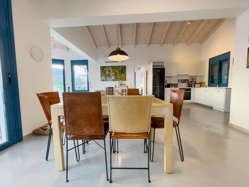 Zidanos Luxurious Sea Front Villa Marantochori ภายนอก รูปภาพ