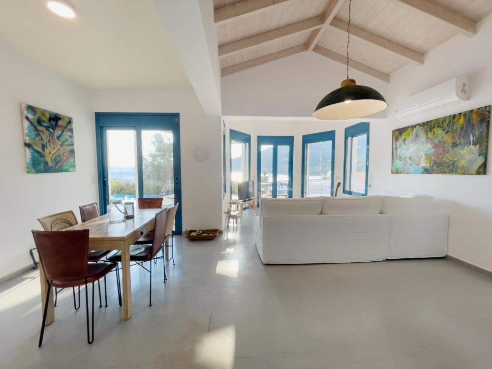 Zidanos Luxurious Sea Front Villa Marantochori ภายนอก รูปภาพ