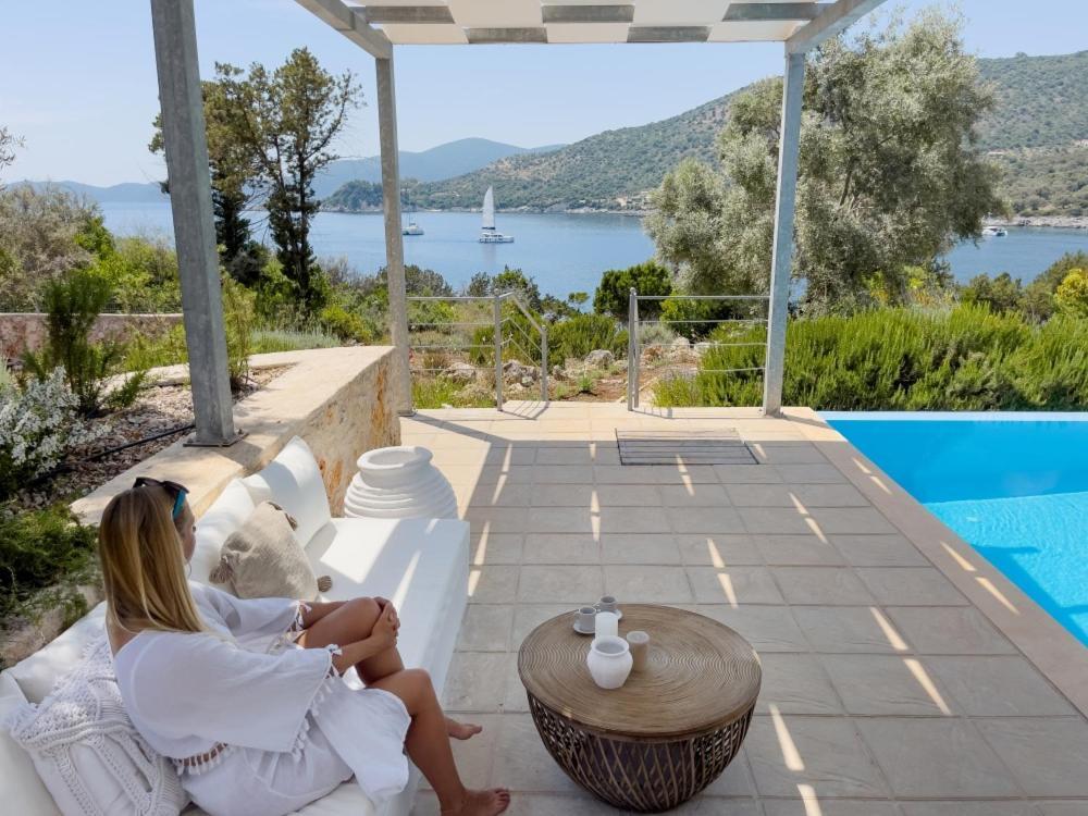 Zidanos Luxurious Sea Front Villa Marantochori ภายนอก รูปภาพ